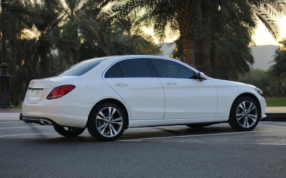 MERCEDES C300 - image 9