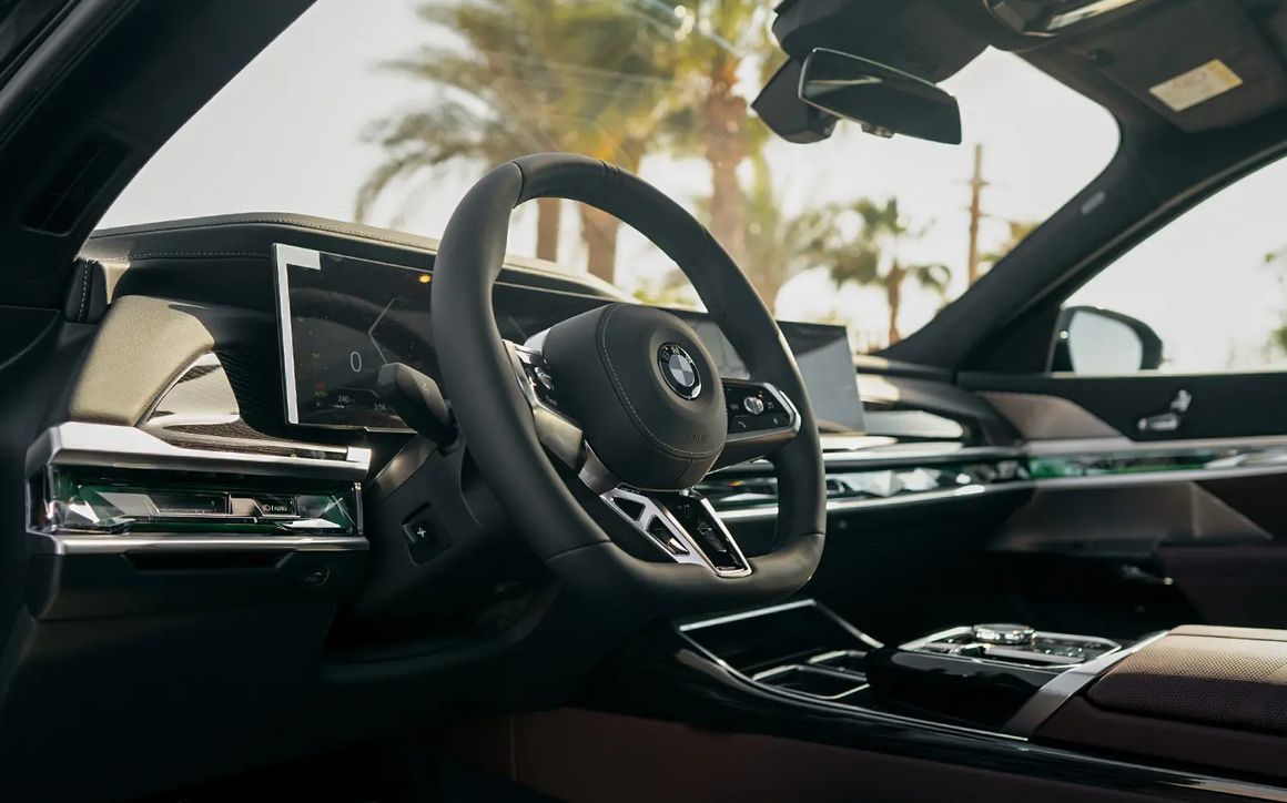 BMW 740Li - image 6