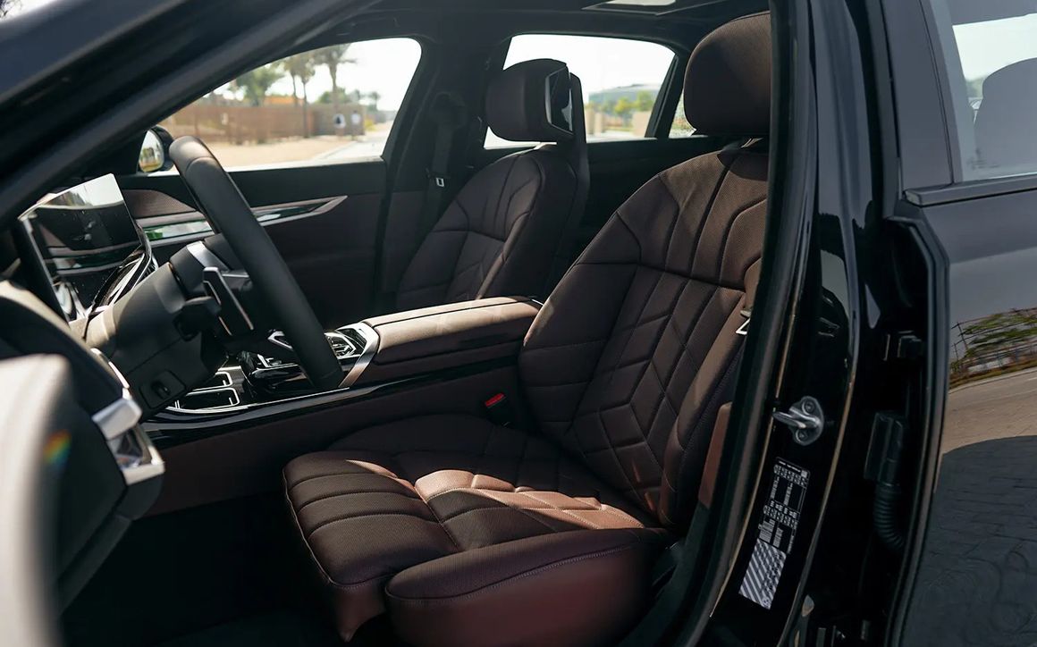 BMW 740Li - image 7