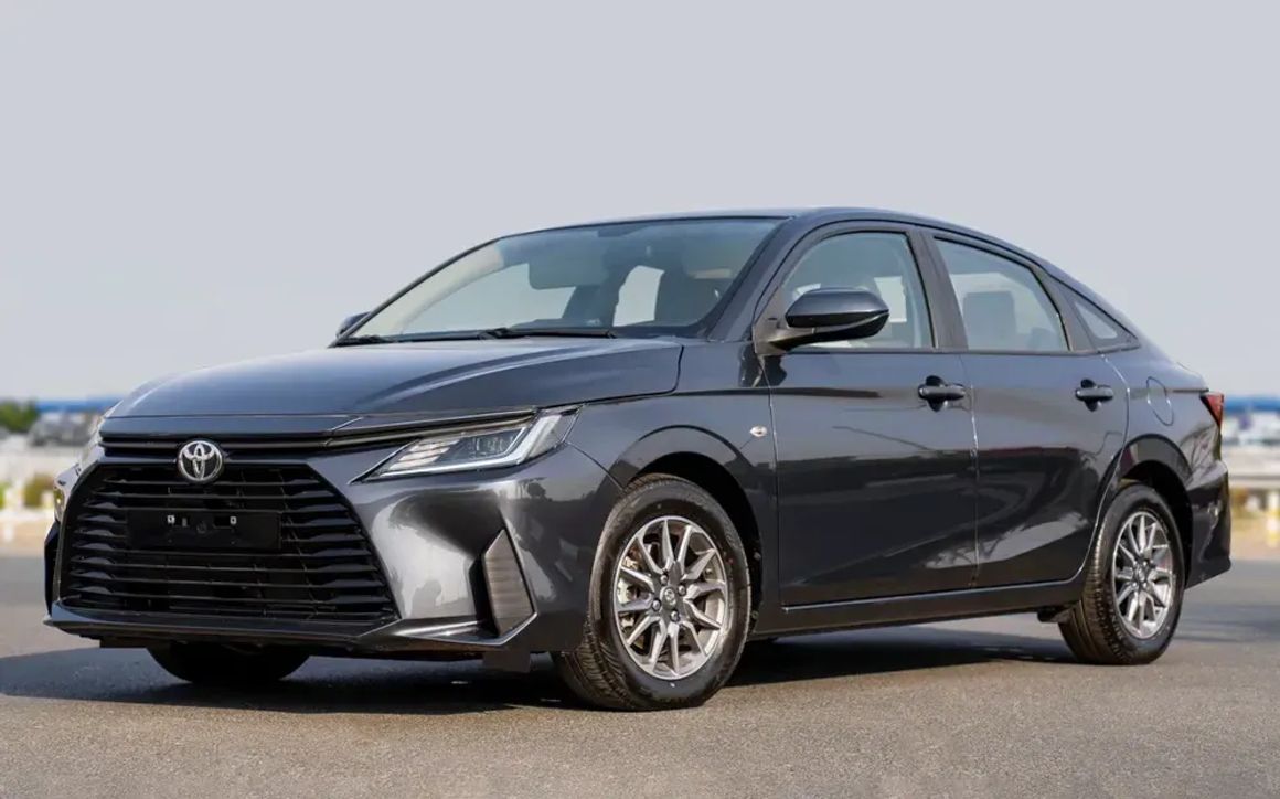 Toyota Yaris - image 1