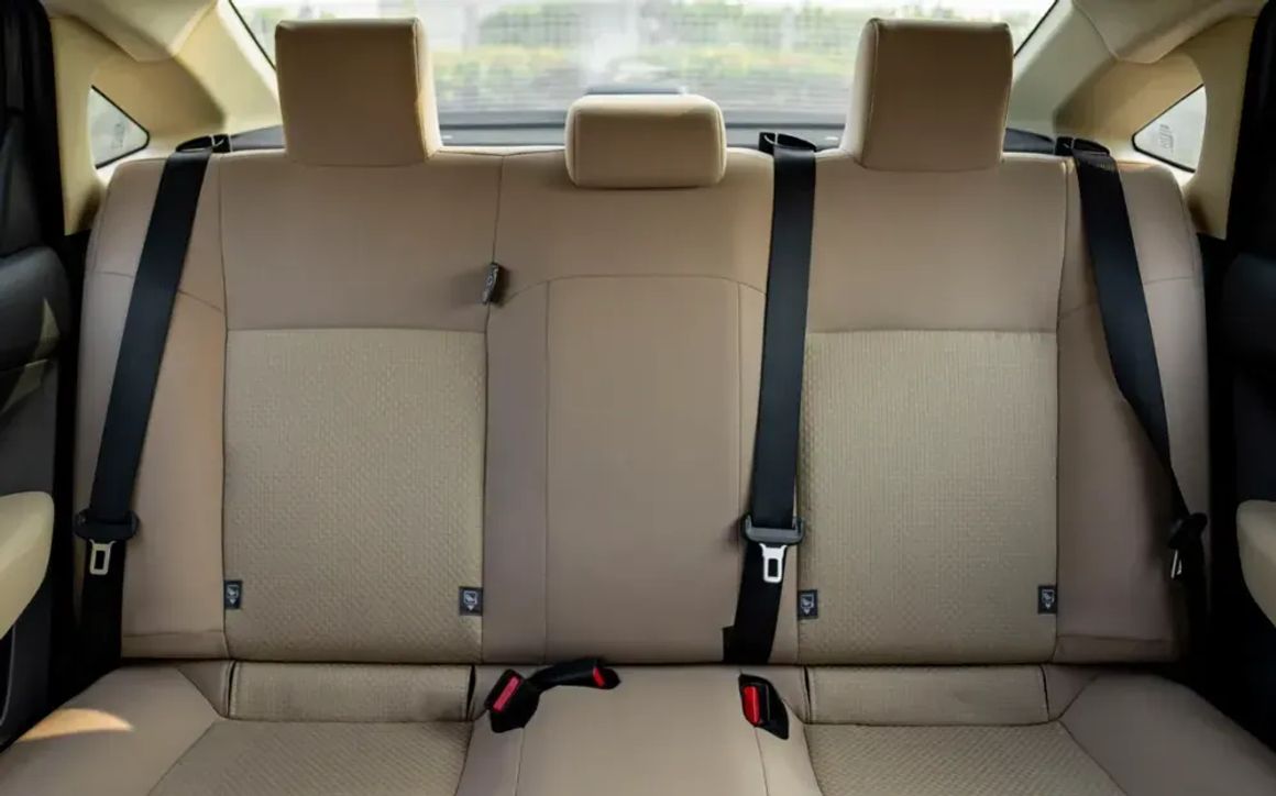 Toyota Yaris - image 10