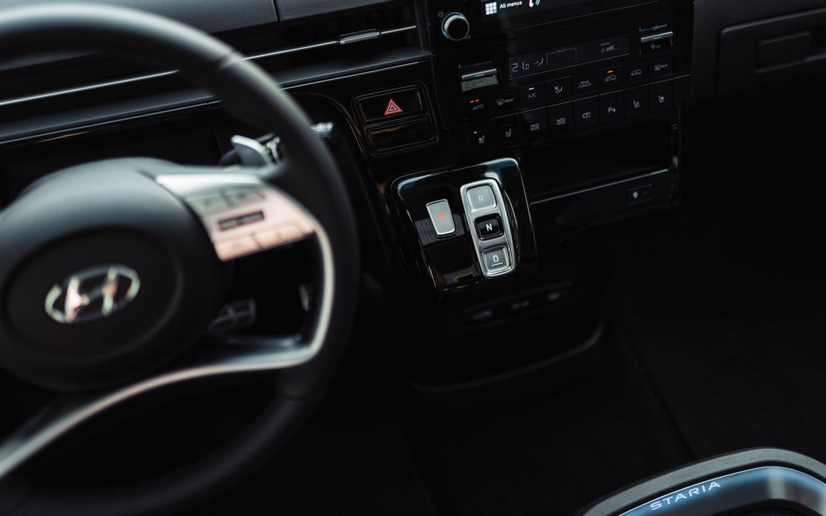 HYUNDAI STARIA - image 13