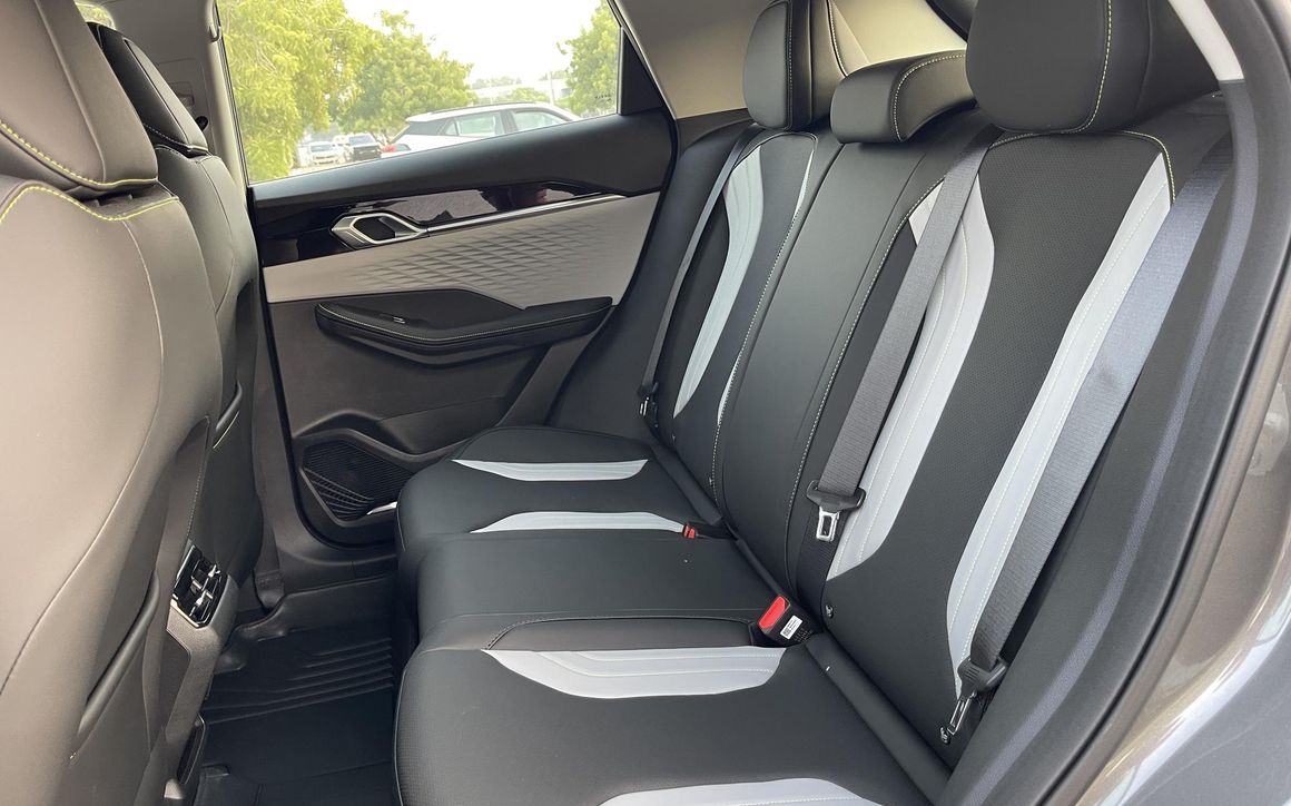 GEELY COOLRAY - image 10