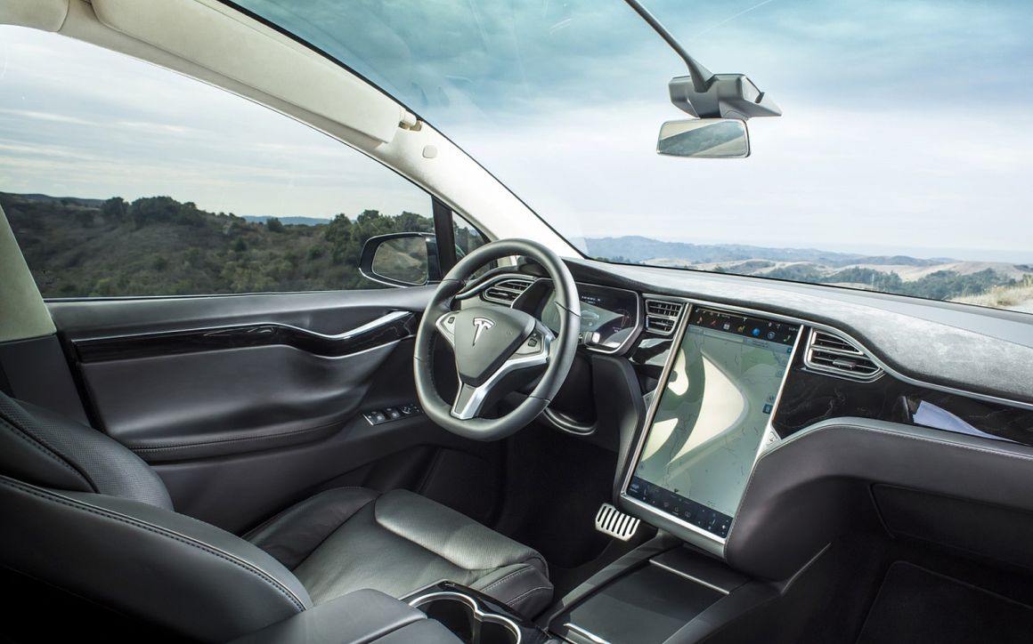 Tesla Model X - image 10