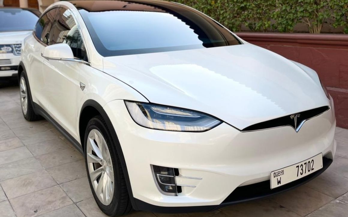Tesla Model X - image 7