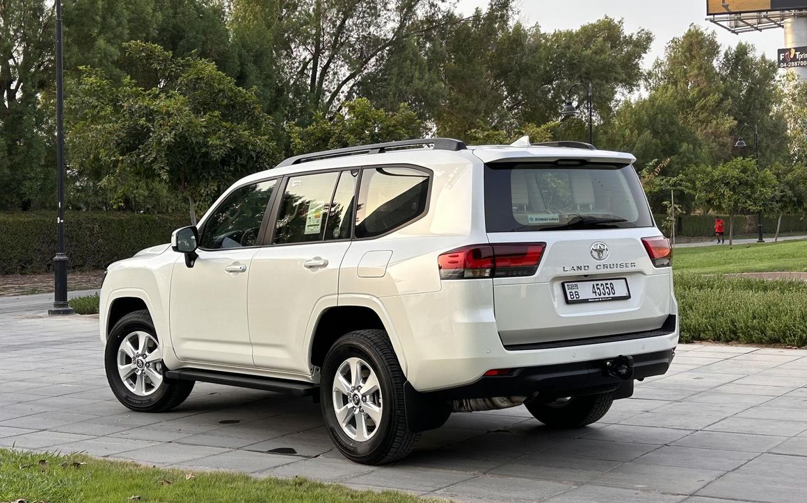 Toyota Land Cruiser - image 5
