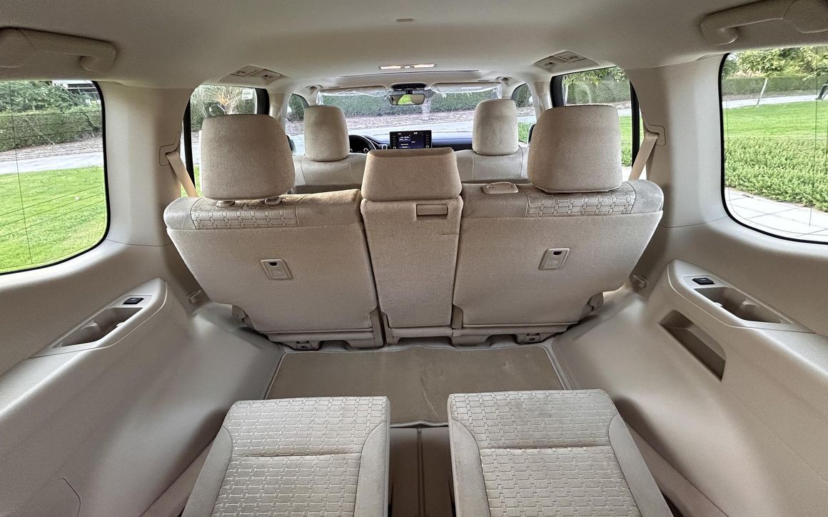 Toyota Land Cruiser - image 8