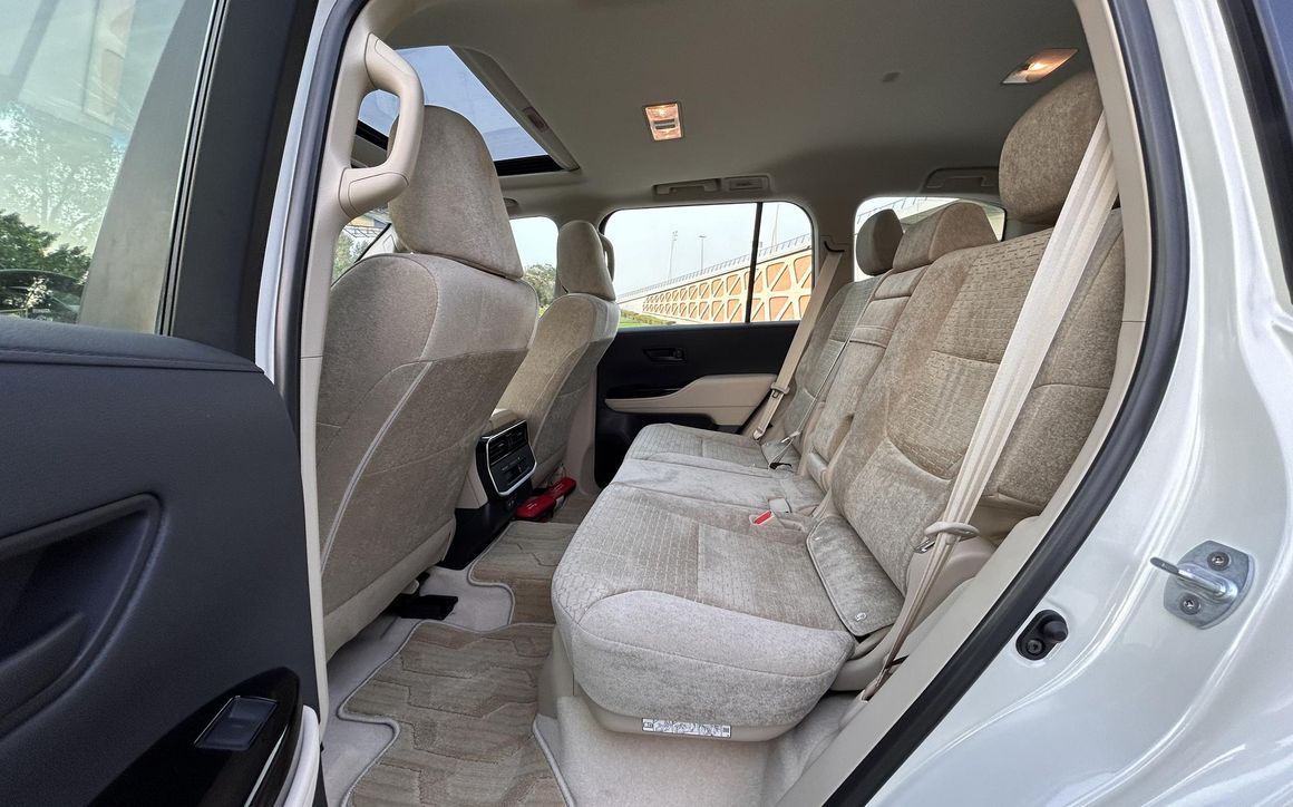Toyota Land Cruiser - image 11