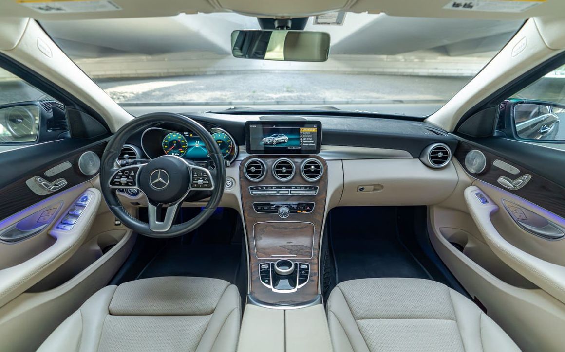 MERCEDES C300 2021 - image 6