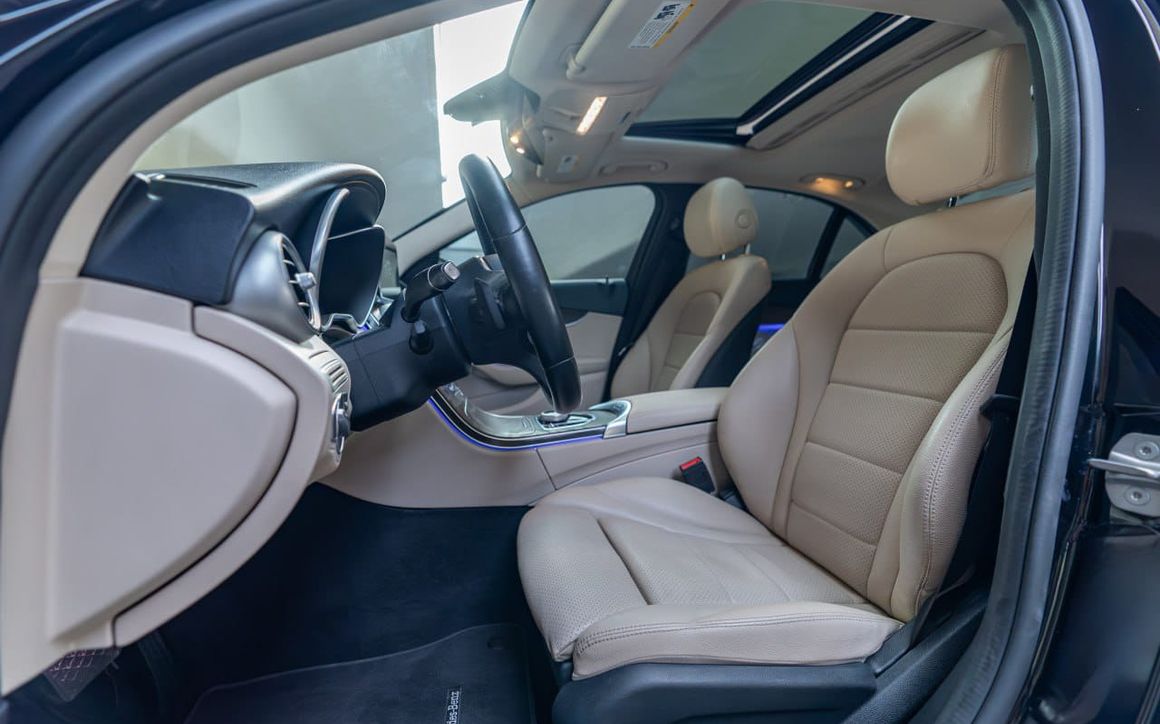 MERCEDES C300 2021 - image 7