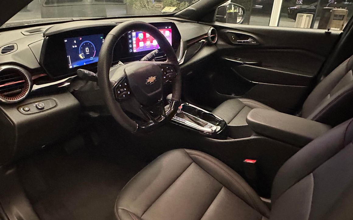 Chevrolet Trax BLACK - image 11