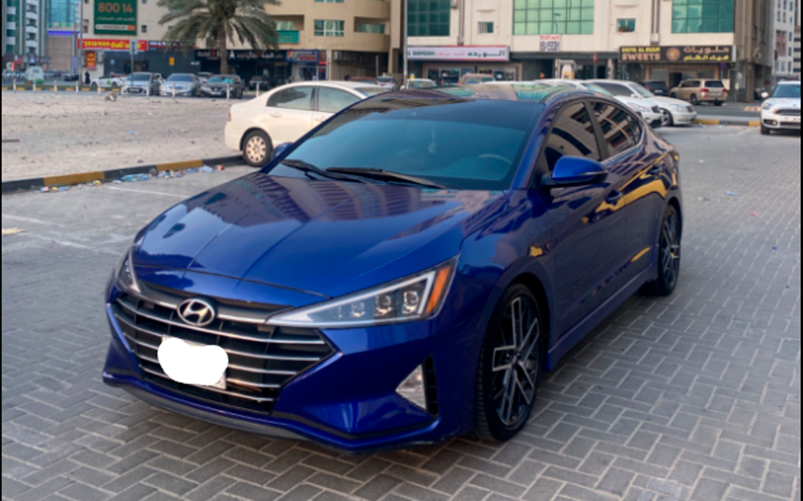 Hyundai Elantra - image 1