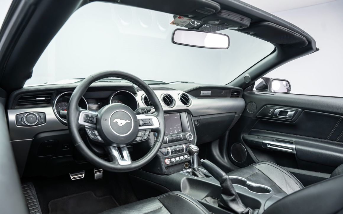 FORD MUSTANG Conv 2019 - image 7