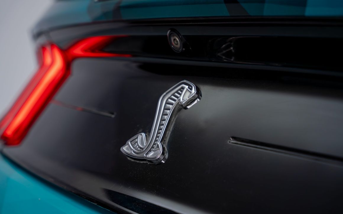FORD MUSTANG Conv 2019 - image 4