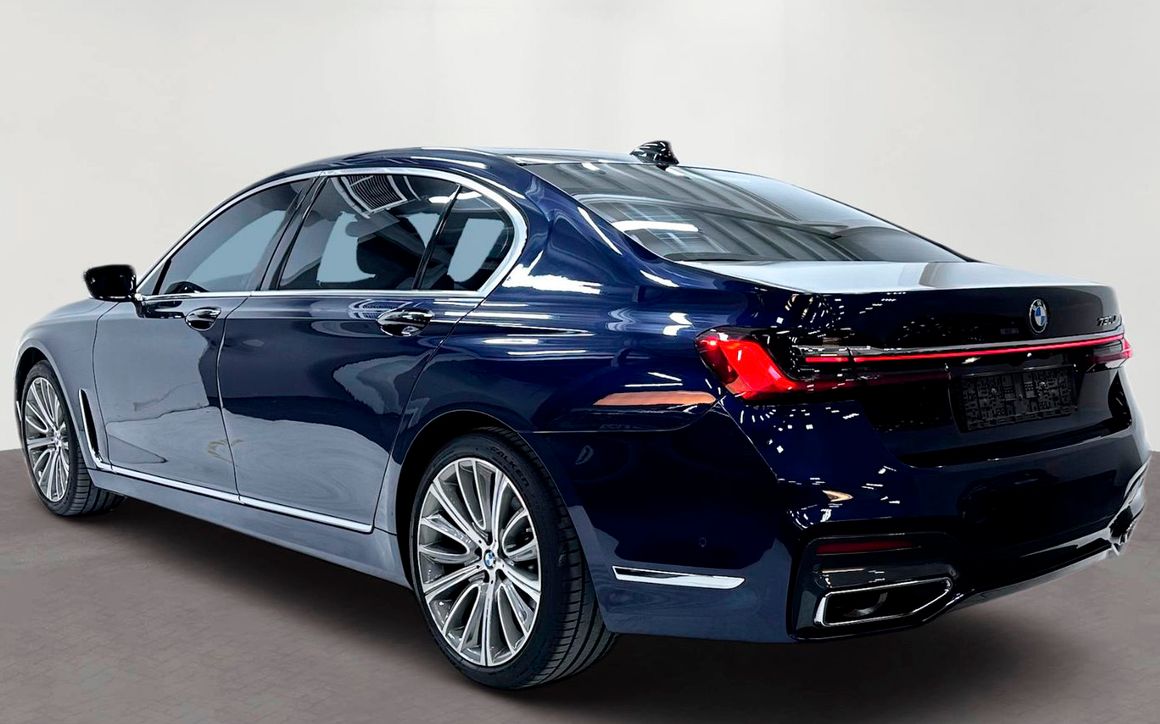 BMW 730Li - image 3