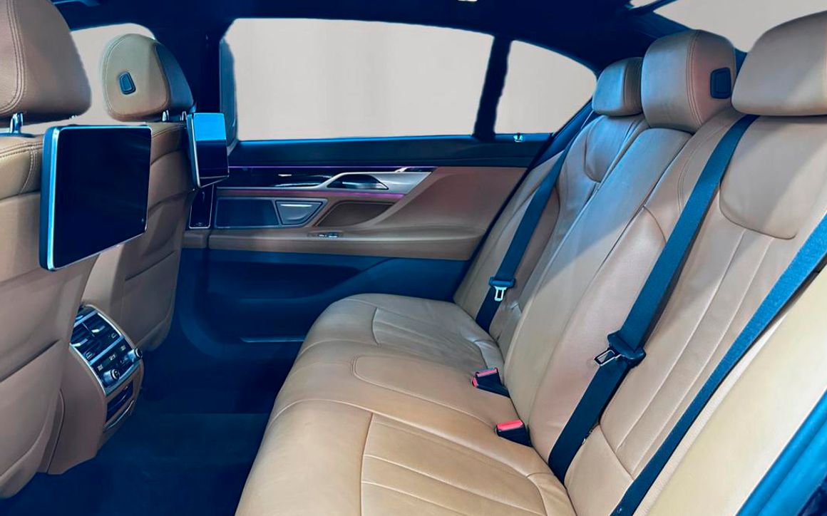 BMW 730Li - image 9