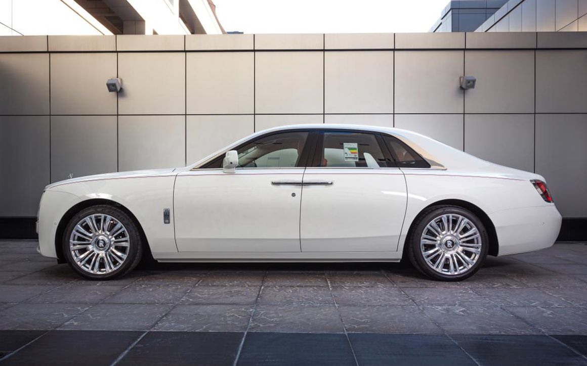 Rolls Royce  GHOST - image 2
