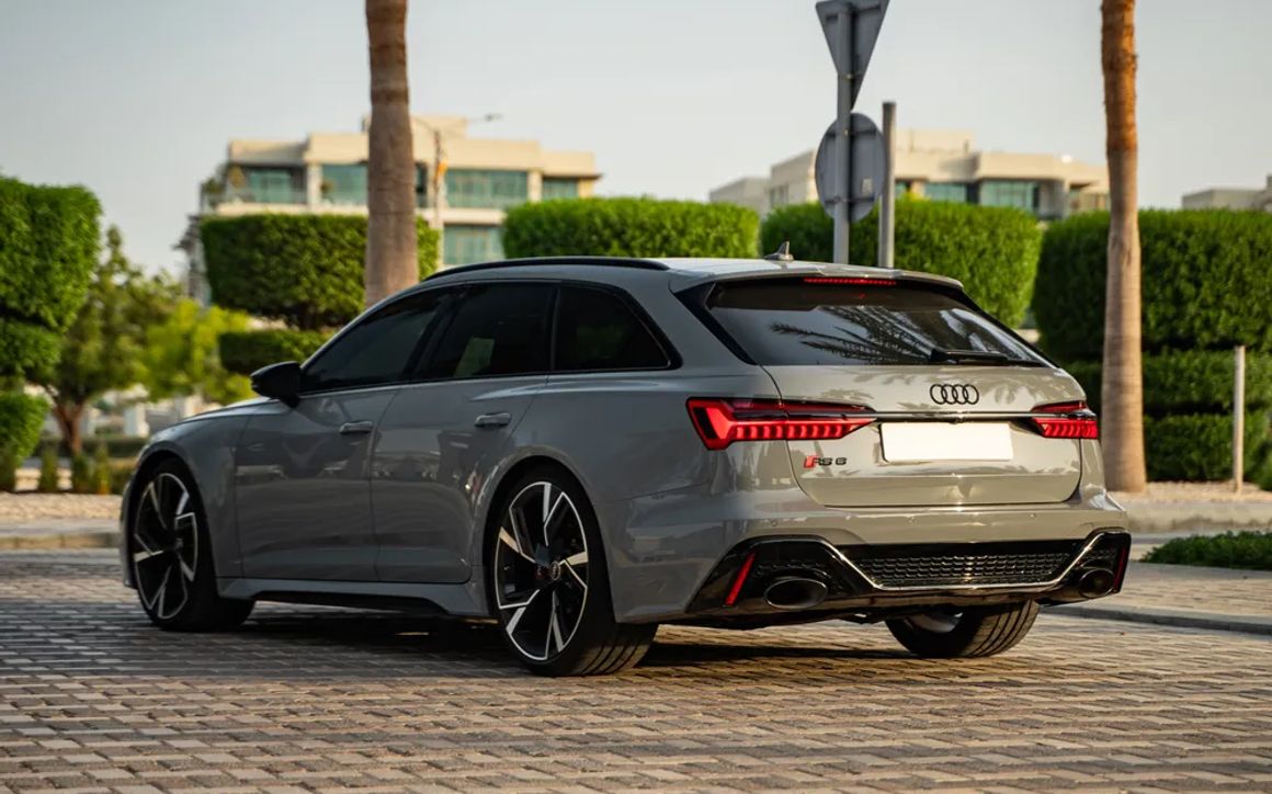 AUDI RS6 - image 5