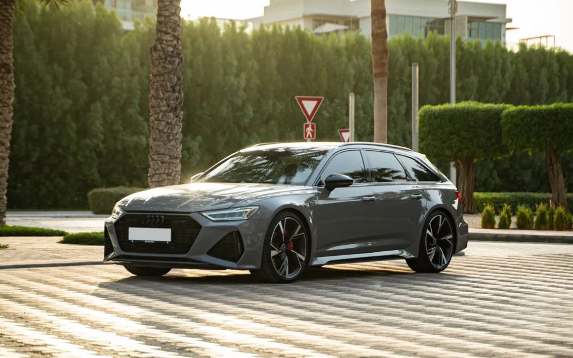 AUDI RS6 - image 1