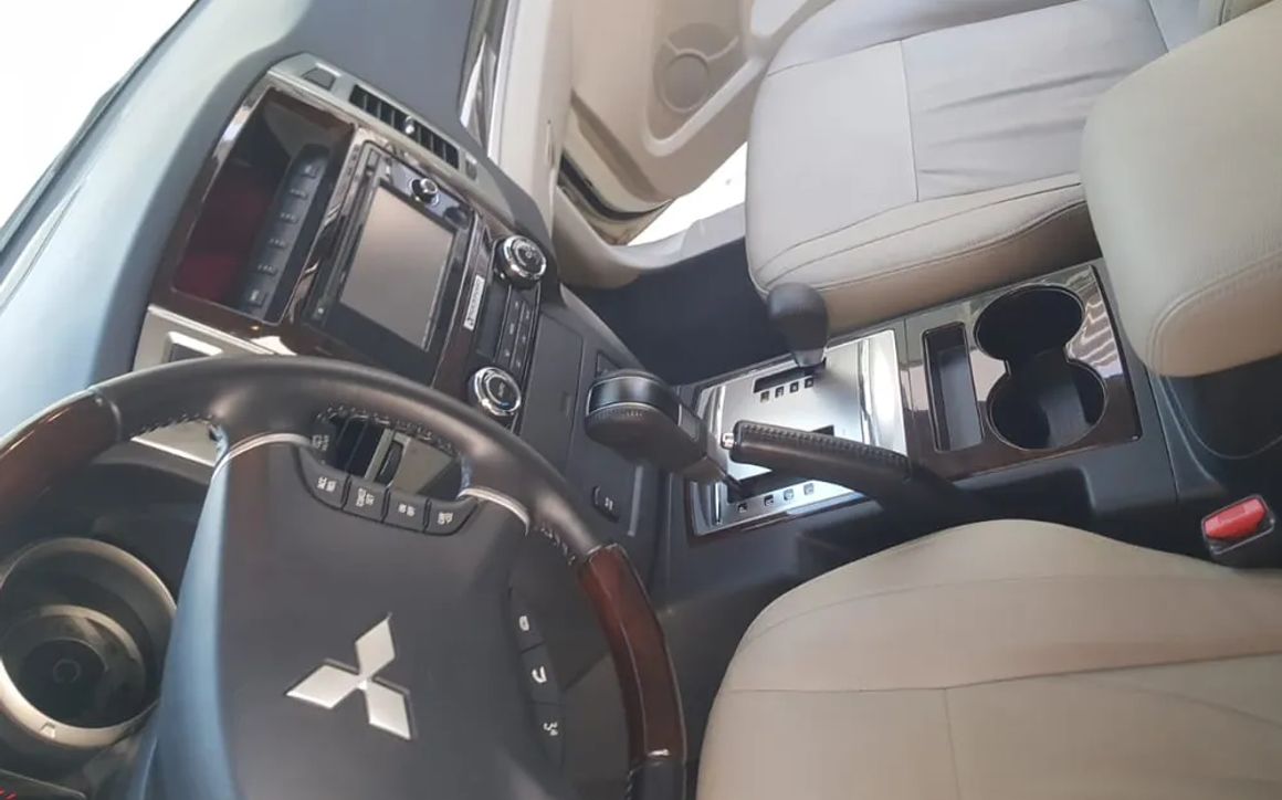 Mitsubishi Pajero - image 5