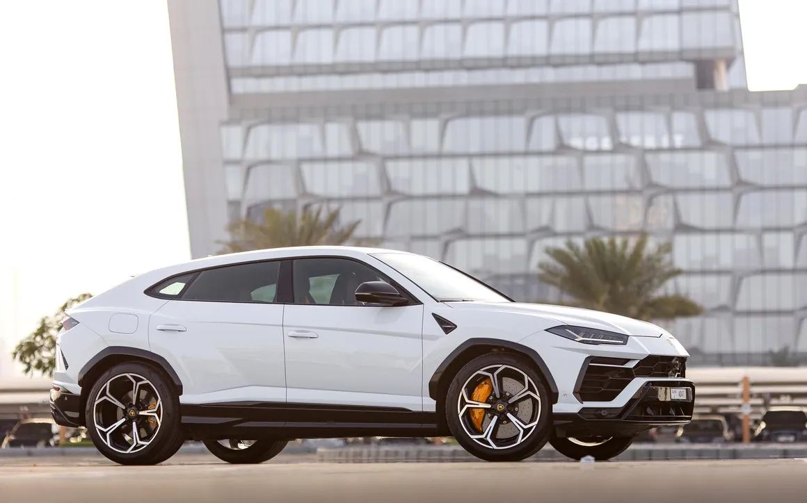 Lamborghini Urus - image 4