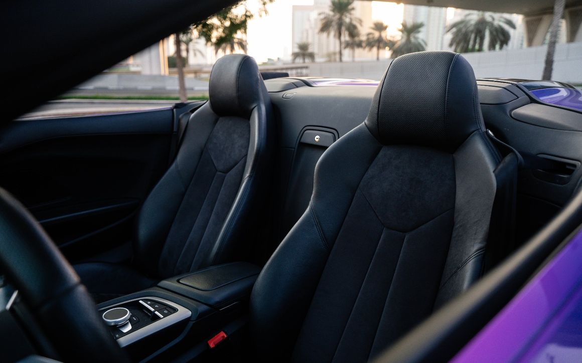AUDI R8 V10 SPYDER - image 6
