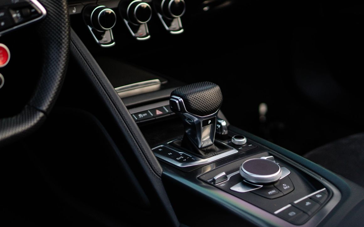 AUDI R8 V10 SPYDER - image 5