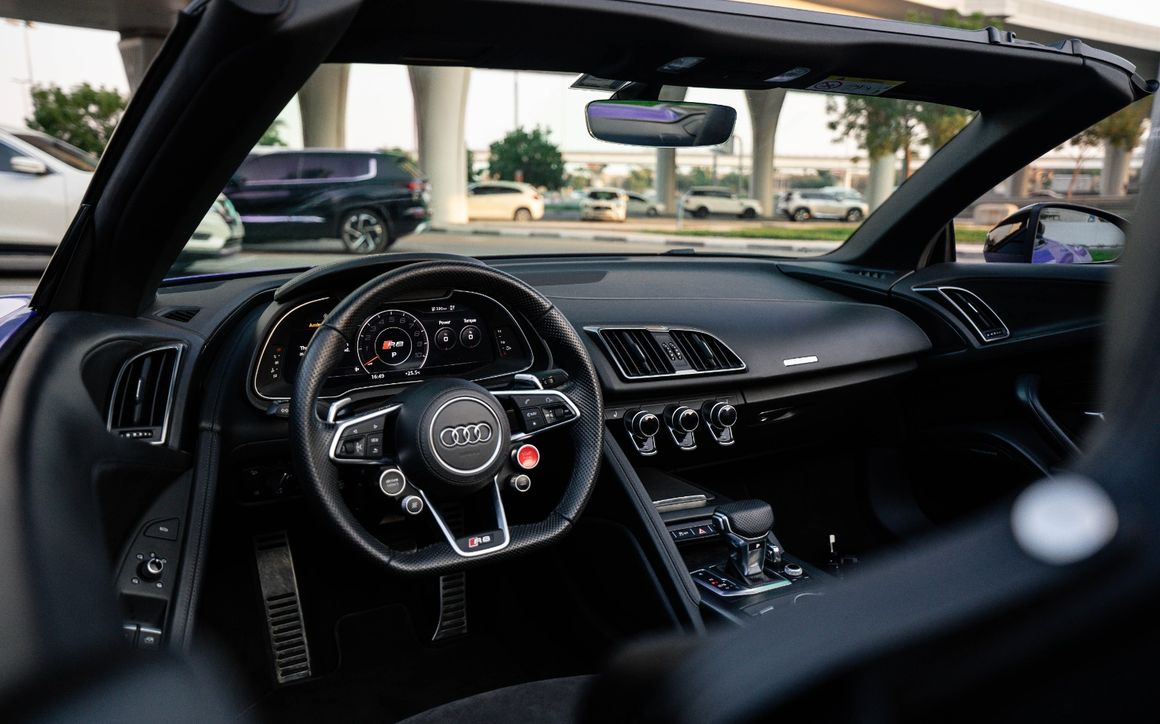 AUDI R8 V10 SPYDER - image 4