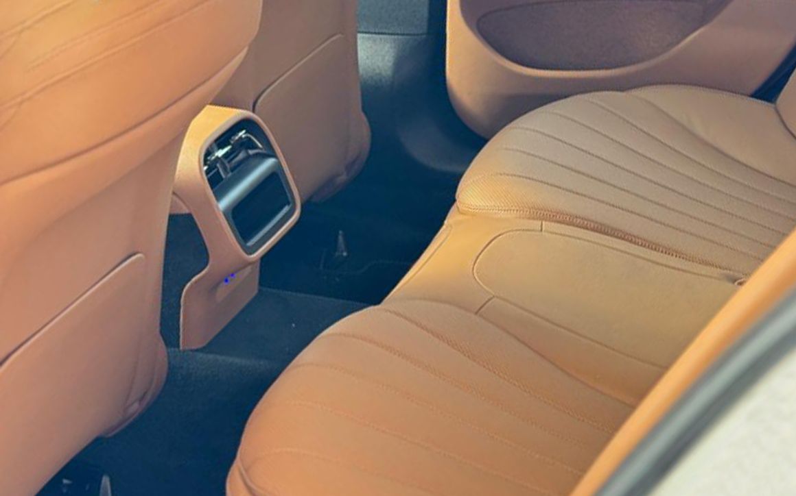 Mercedes E200 2025 - image 6