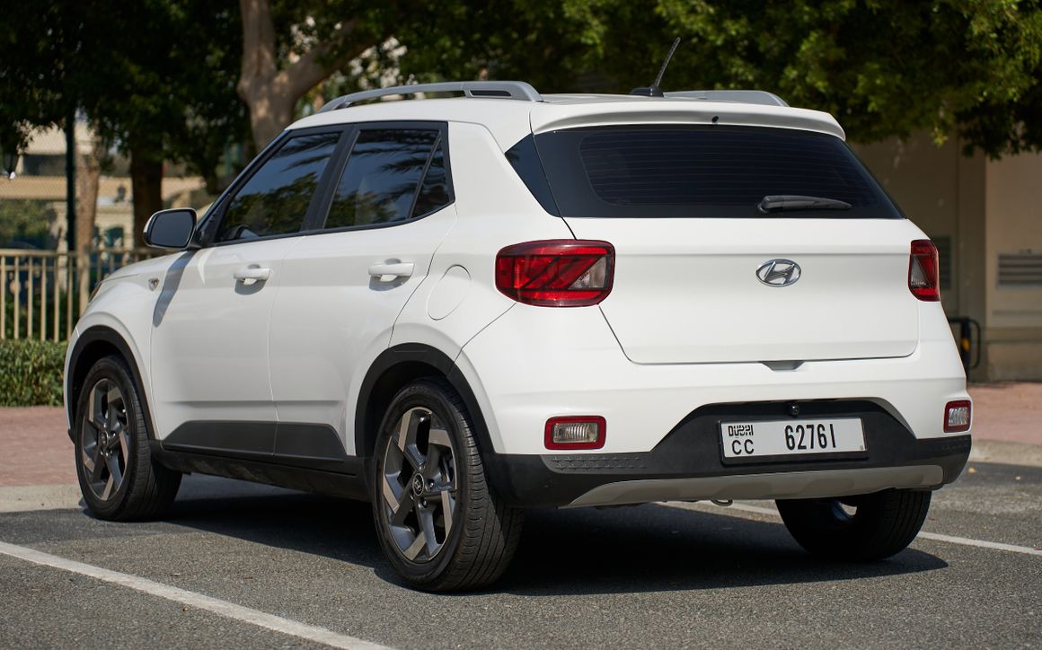 HYUNDAI VENUE - image 3