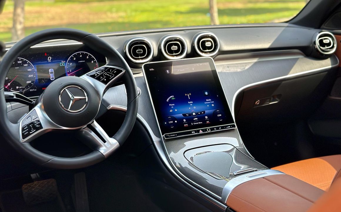 MERCEDES C300 - image 8