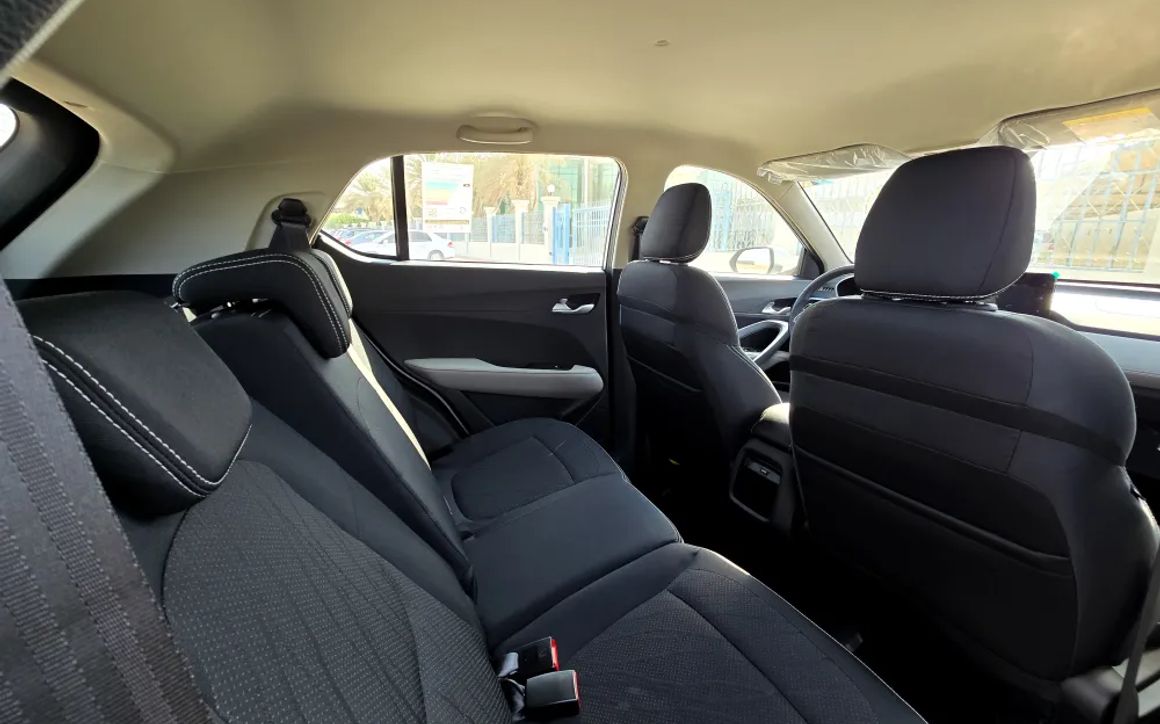 Chevrolet Groove STD - image 11