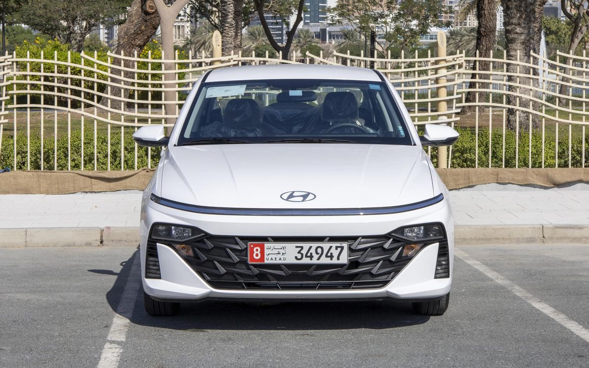 Hyundai Accent - image 2