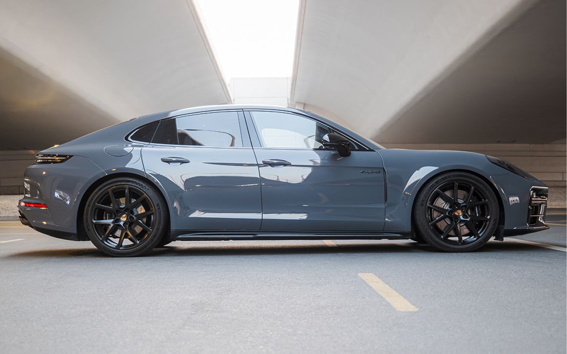 Porsche Panamera 4S E-Hybrid - image 2