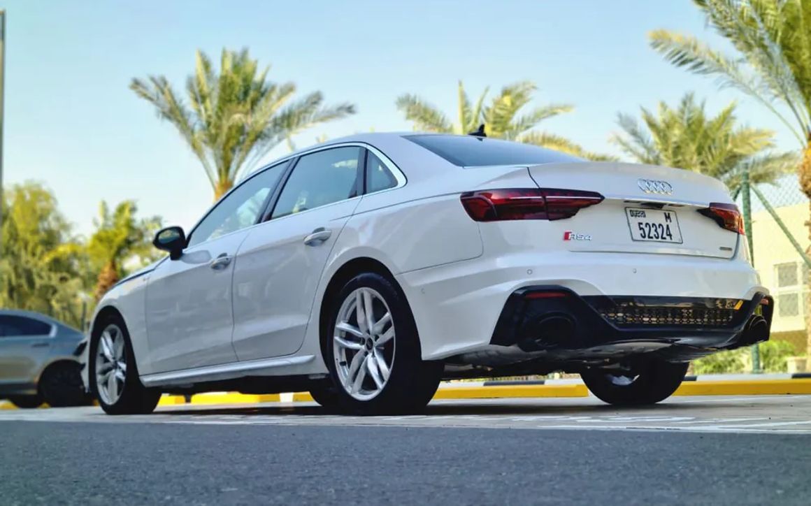 AUDI A4 - image 3