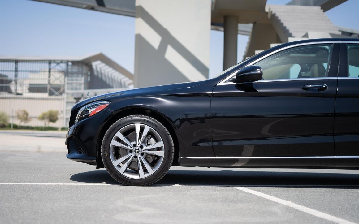 Mercedes C300 - image 11