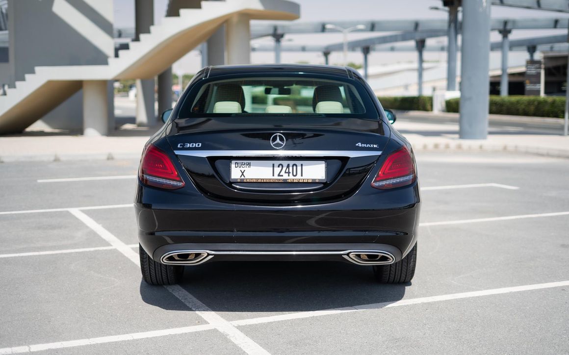 Mercedes C300 - image 8