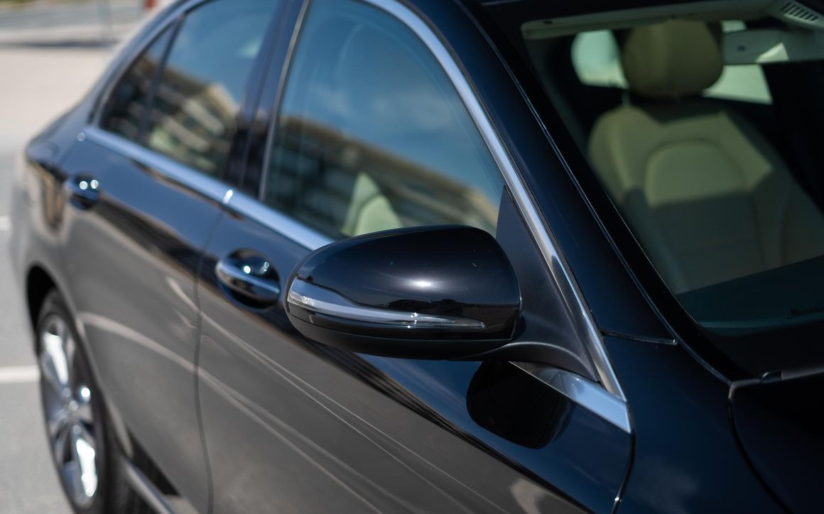 Mercedes C300 - image 13