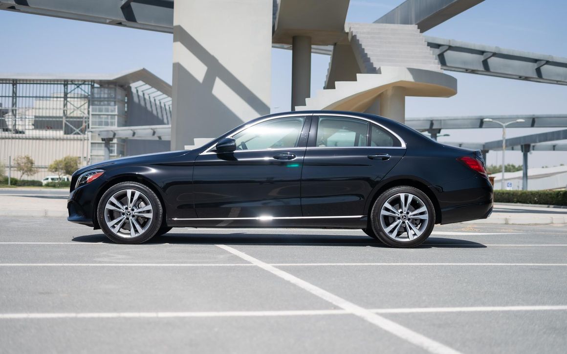 Mercedes C300 - image 2