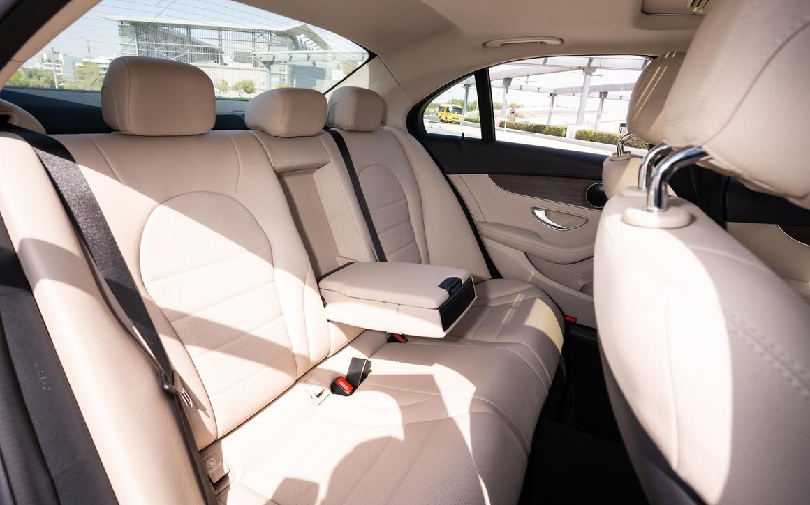 Mercedes C300 - image 19