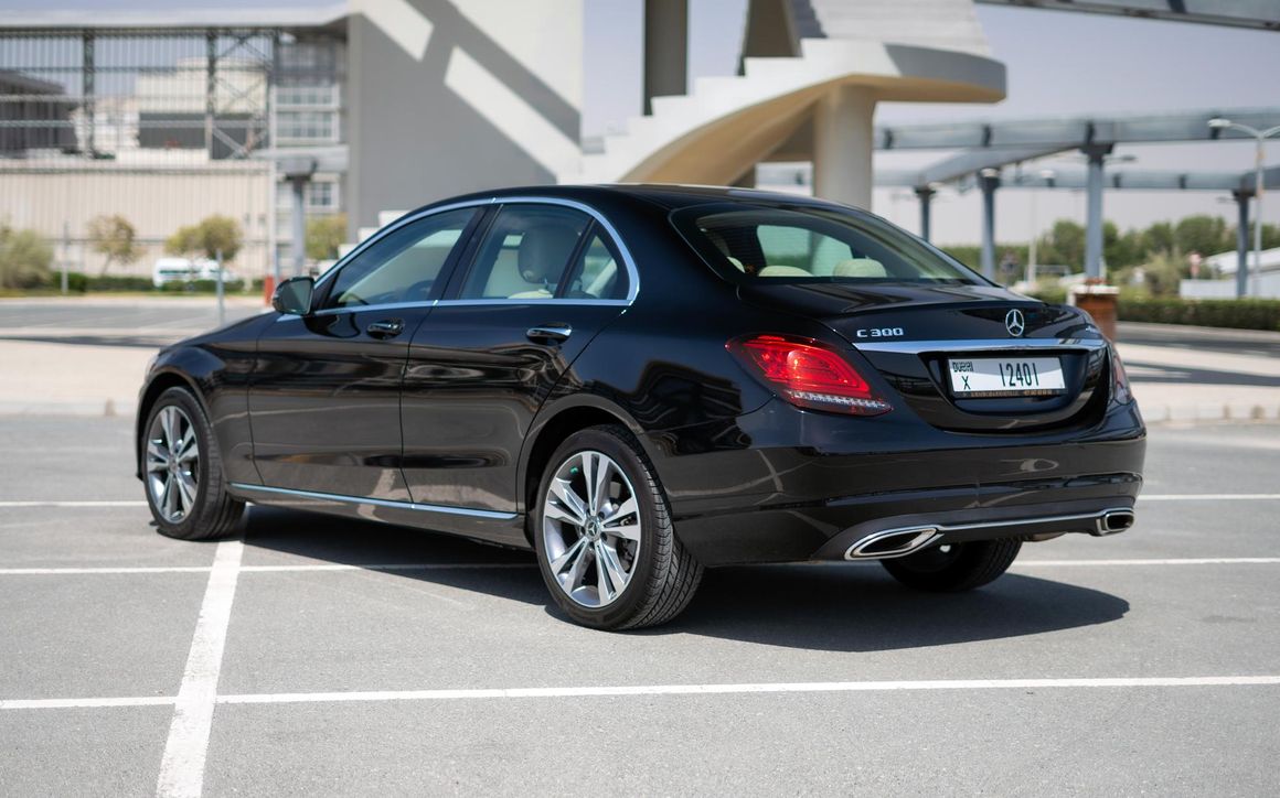 Mercedes C300 - image 7