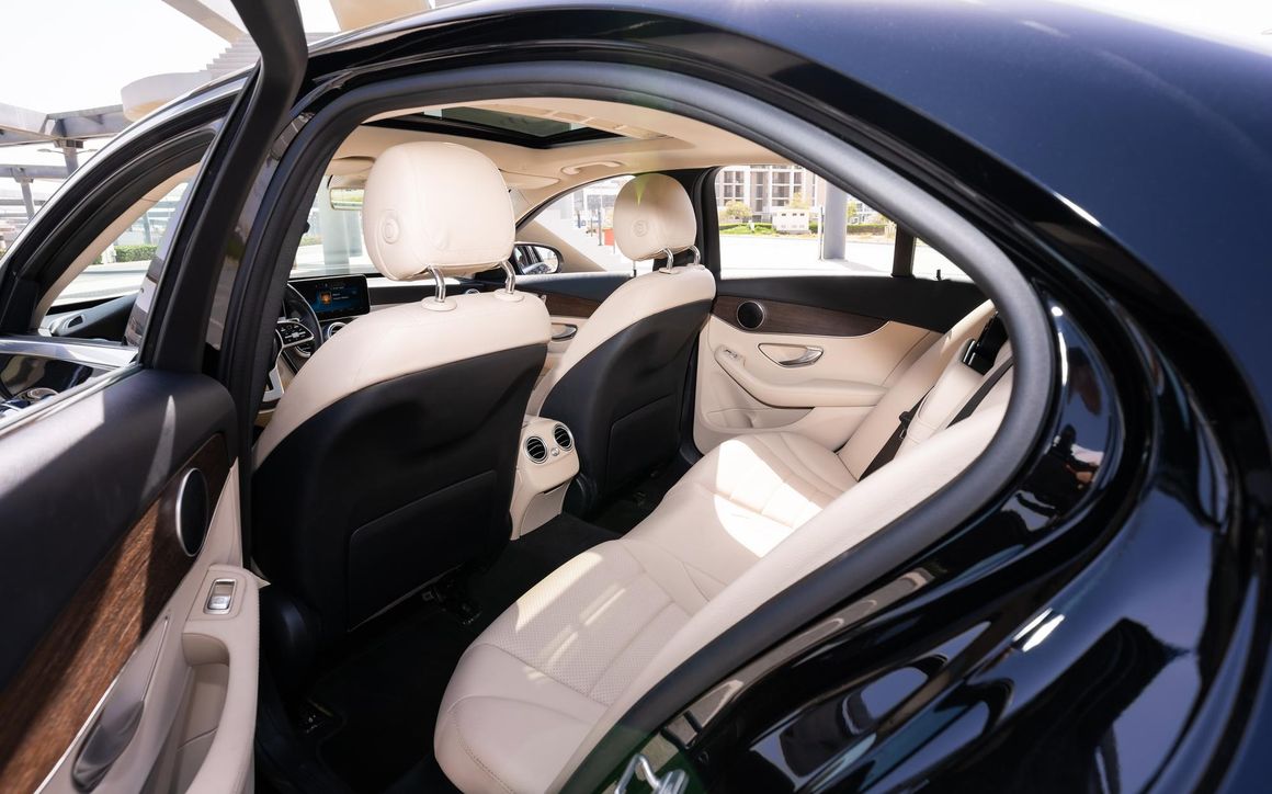 Mercedes C300 - image 23