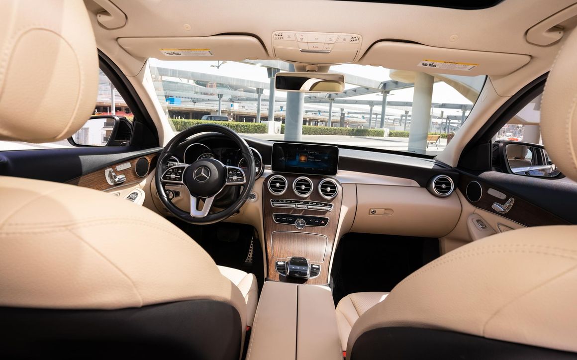 Mercedes C300 - image 17