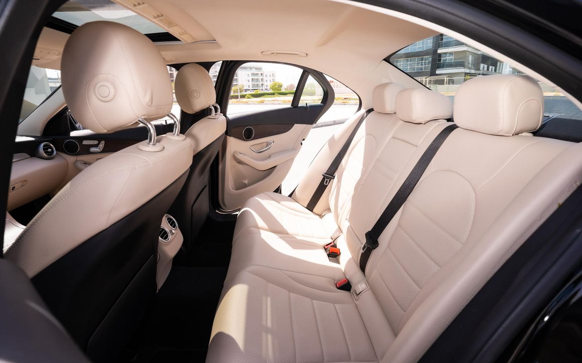 Mercedes C300 - image 20