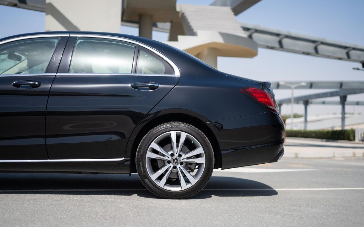 Mercedes C300 - image 12