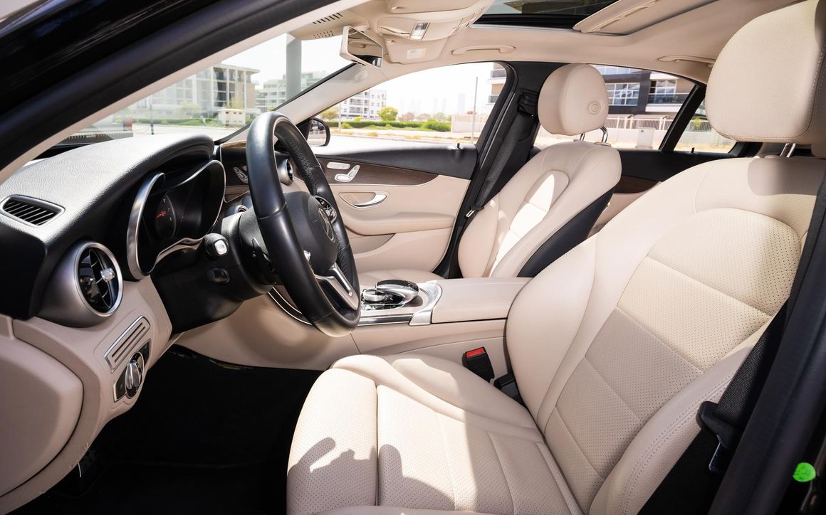Mercedes C300 - image 16