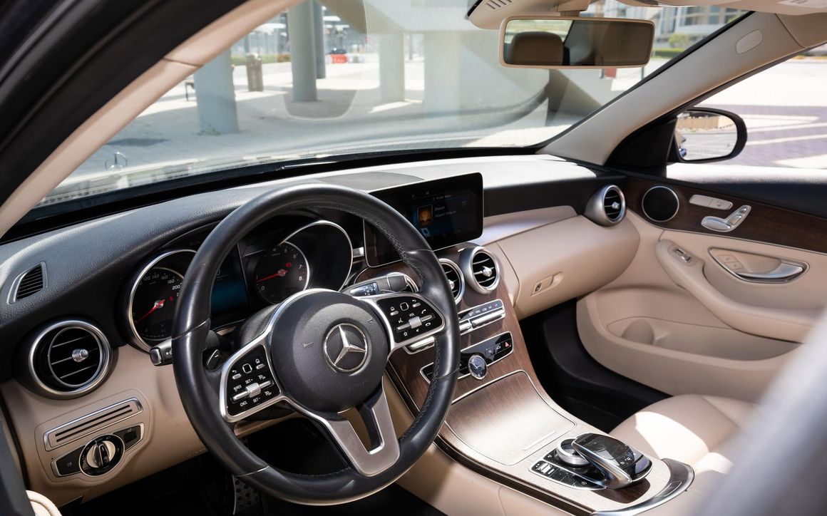 Mercedes C300 - image 18