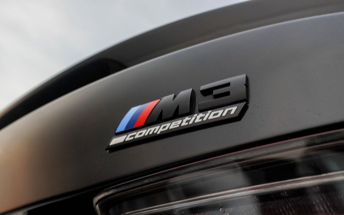 BMW 330i - image 10