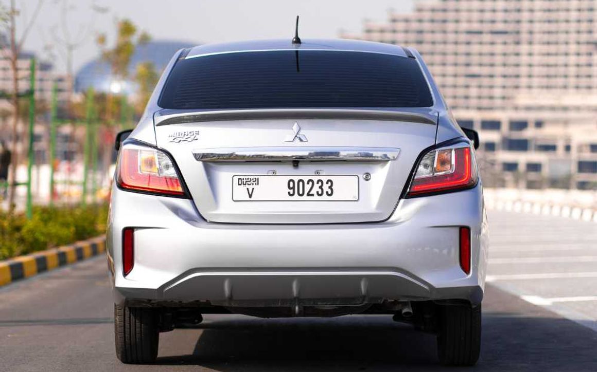MITSUBISHI MIRAGE - image 4