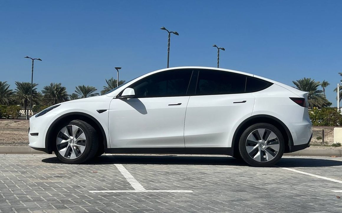 Tesla Model Y - image 2